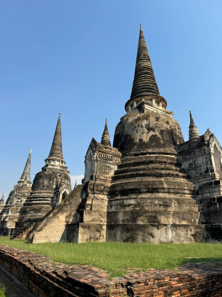 Wat Phra Si Sanphet – Historic temple with bell-shaped stupas