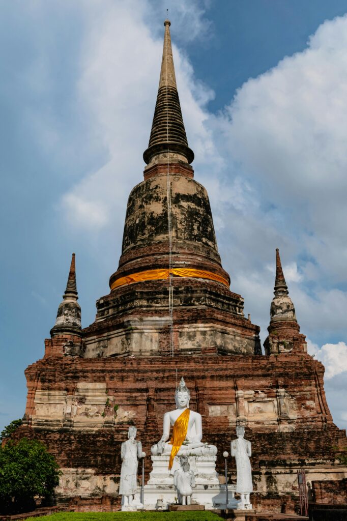 Wat Yai Chai Mongkhon – Giant reclining Buddha and chedi